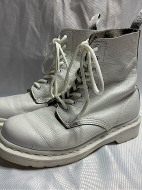 Dr. Martens White Boots (Womens 6 L) All White Leather Mono Classic Boots